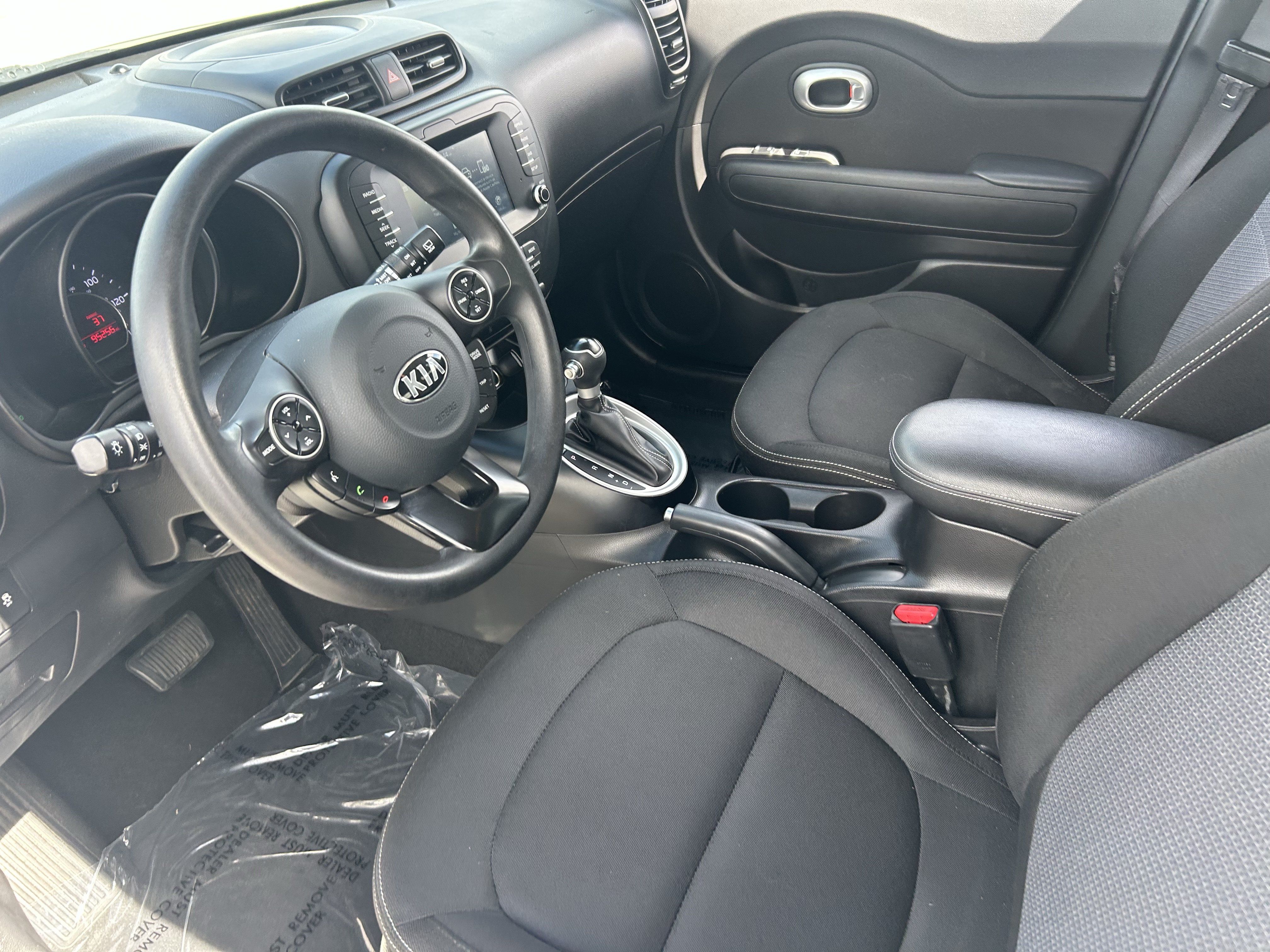 Used 2018 Kia Soul + FWD image 27