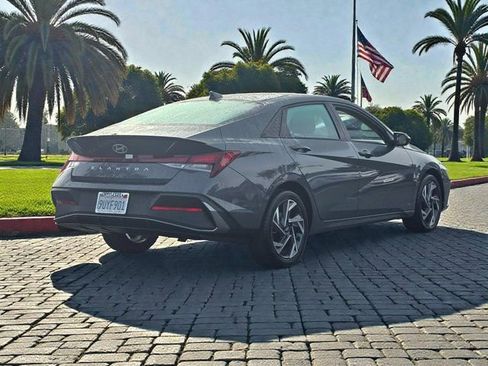Certified 2025 Hyundai Elantra Sport image 4