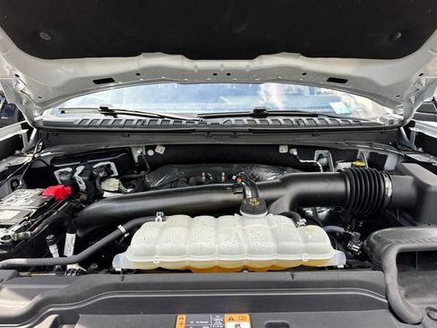 Used 2025 Ford Expedition Platinum AWD/4WD image 28