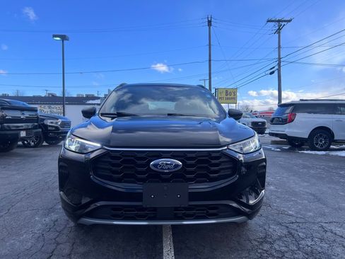 Used 2023 Ford Escape ST-Line w/ Tech Pack #1 AWD/4WD image 3