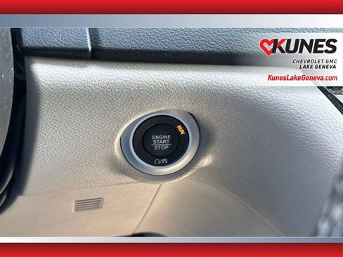 Used 2023 Chrysler Pacifica Touring-L FWD image 22
