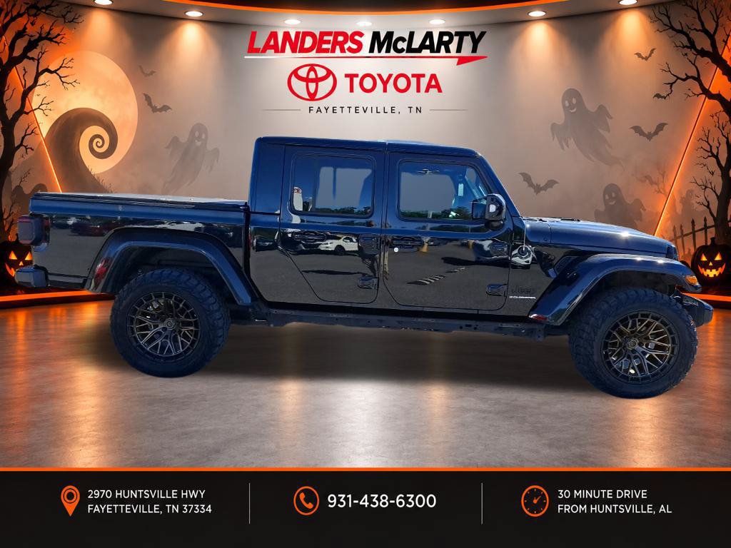 Used 2023 Jeep Gladiator Overland AWD/4WD image 2