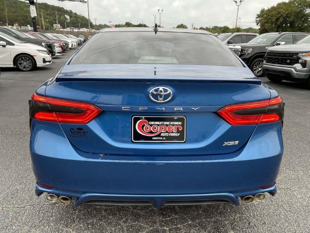 Used 2019 Toyota Camry XSE FWD image 3