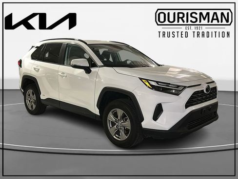 Used 2025 Toyota RAV4 XLE AWD/4WD image 1