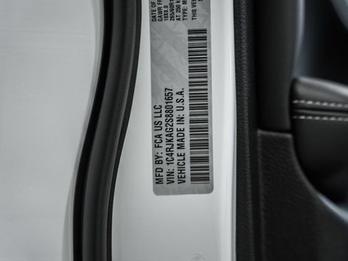 New 2025 Jeep Grand Cherokee L Altitude image 38