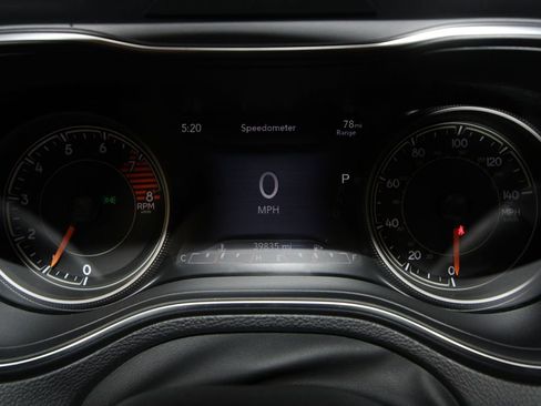 Used 2022 Jeep Cherokee Limited image 10