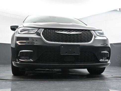 Used 2023 Chrysler Pacifica Limited image 19