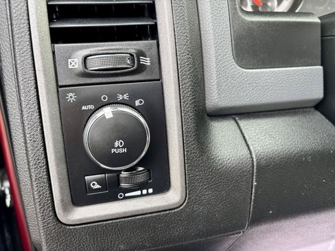 Used 2019 RAM 1500 Express w/ Express Value Package AWD/4WD image 27