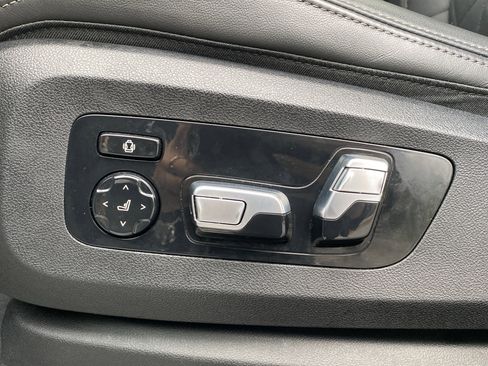 Used 2024 BMW X7 xDrive40i image 21