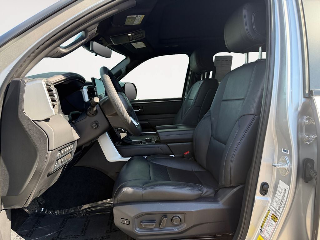 Used 2025 Toyota Sequoia Platinum AWD/4WD image 6
