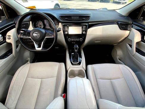 Used 2019 Nissan Rogue Sport SL w/ Premium Package image 14