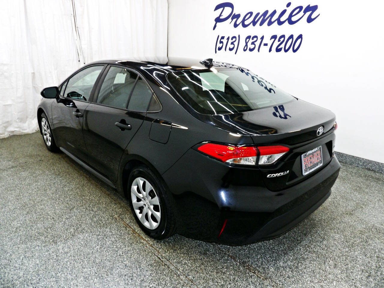Used 2021 Toyota Corolla LE FWD image 4
