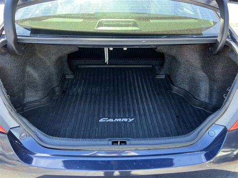 Used 2017 Toyota Camry XLE image 5