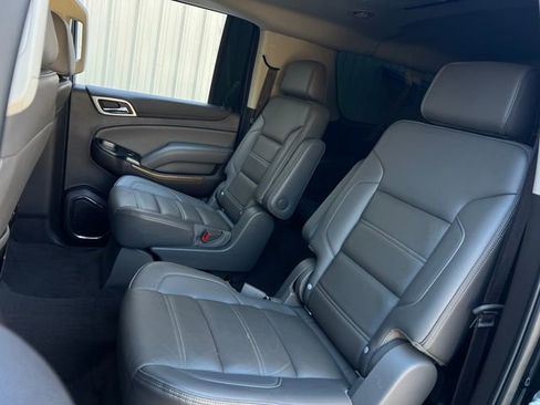 Used 2020 GMC Yukon XL Denali w/ Denali Premium Package image 21