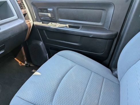 Used 2014 RAM 1500 Express RWD image 16