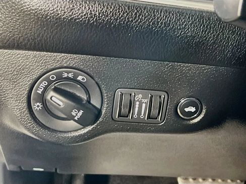 Used 2019 Dodge Challenger R/T Scat Pack RWD image 11