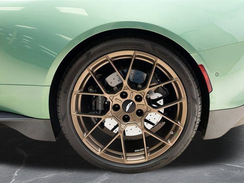 Used 2025 Aston Martin Vanquish image 46