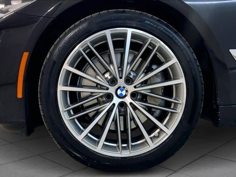 Used 2019 BMW 530i xDrive w/ Convenience Package image 10