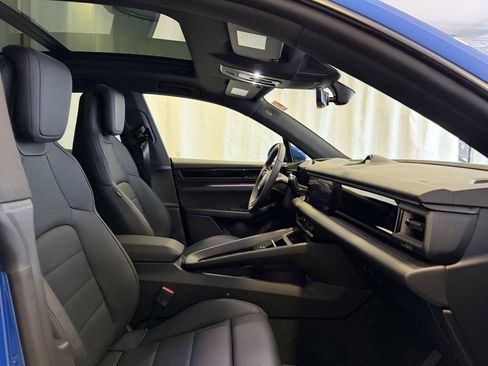 New 2026 Porsche Macan 4 Electric AWD/4WD image 16