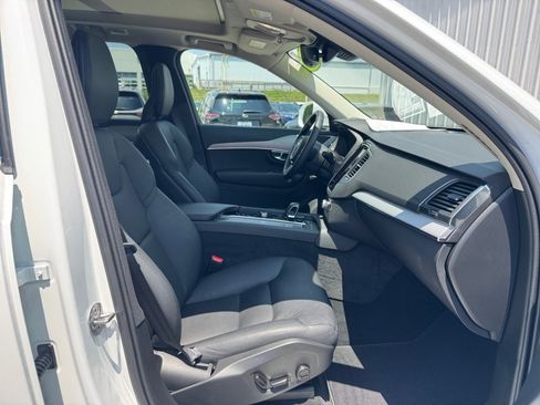 Certified 2025 Volvo XC90 B5 Core AWD/4WD image 28