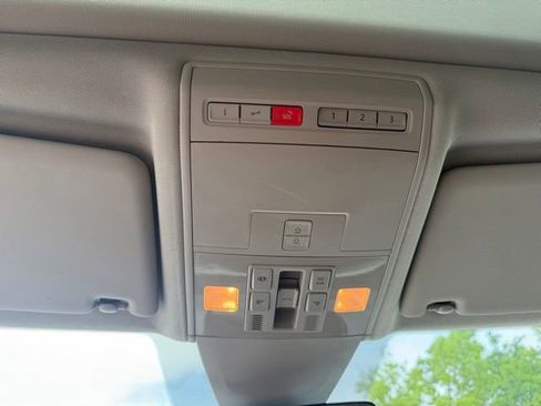 Used 2019 Volkswagen Atlas SE FWD image 24