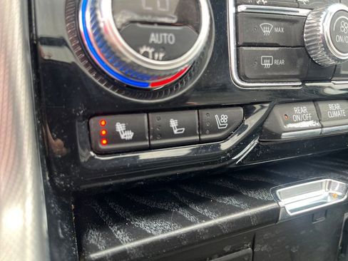 Used 2023 GMC Yukon Denali image 37