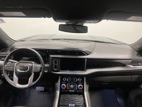 Used 2024 GMC Yukon XL Denali image 23