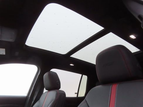 New 2026 Chevrolet Traverse RS w/ LPO, Floor Liner Package image 7