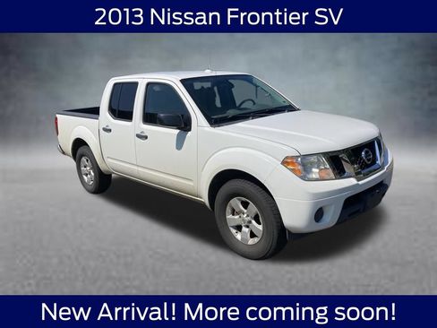 Used 2013 Nissan Frontier SV RWD image 2