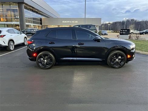 Used 2021 Buick Envision Essence w/ Technology Package I image 2