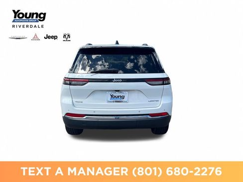 Used 2023 Jeep Grand Cherokee Limited w/ Trailer Tow Prep Group (B) AWD/4WD image 4