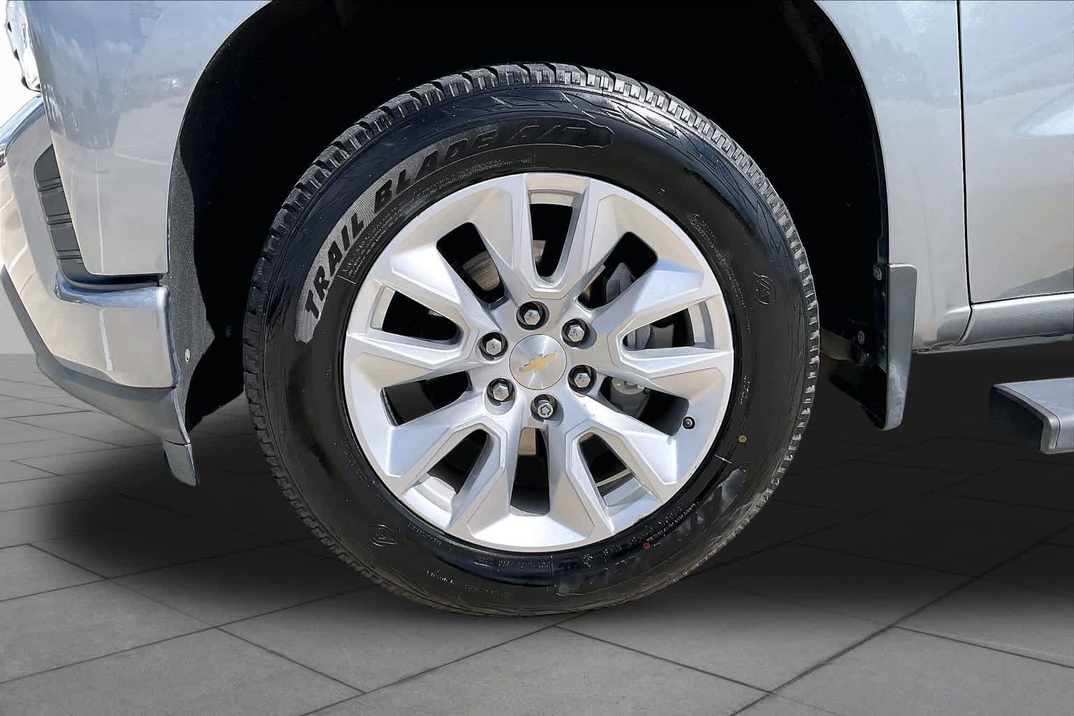 Used 2021 Chevrolet Silverado 1500 Custom AWD/4WD image 11