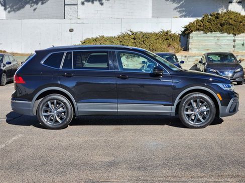 Certified 2024 Volkswagen Tiguan SE image 2