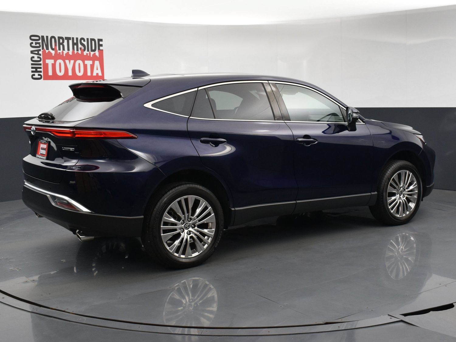 Used 2023 Toyota Venza Limited AWD/4WD image 4