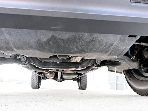 Used 2016 Toyota Tacoma TRD Sport image 33