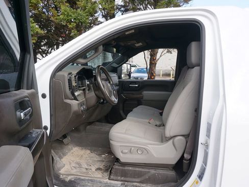 Used 2024 Chevrolet Silverado 3500 LT w/ Convenience Package image 2