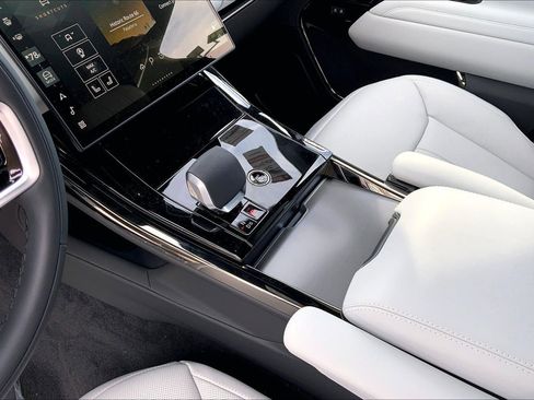 New 2026 Land Rover Range Rover Sport SE image 10