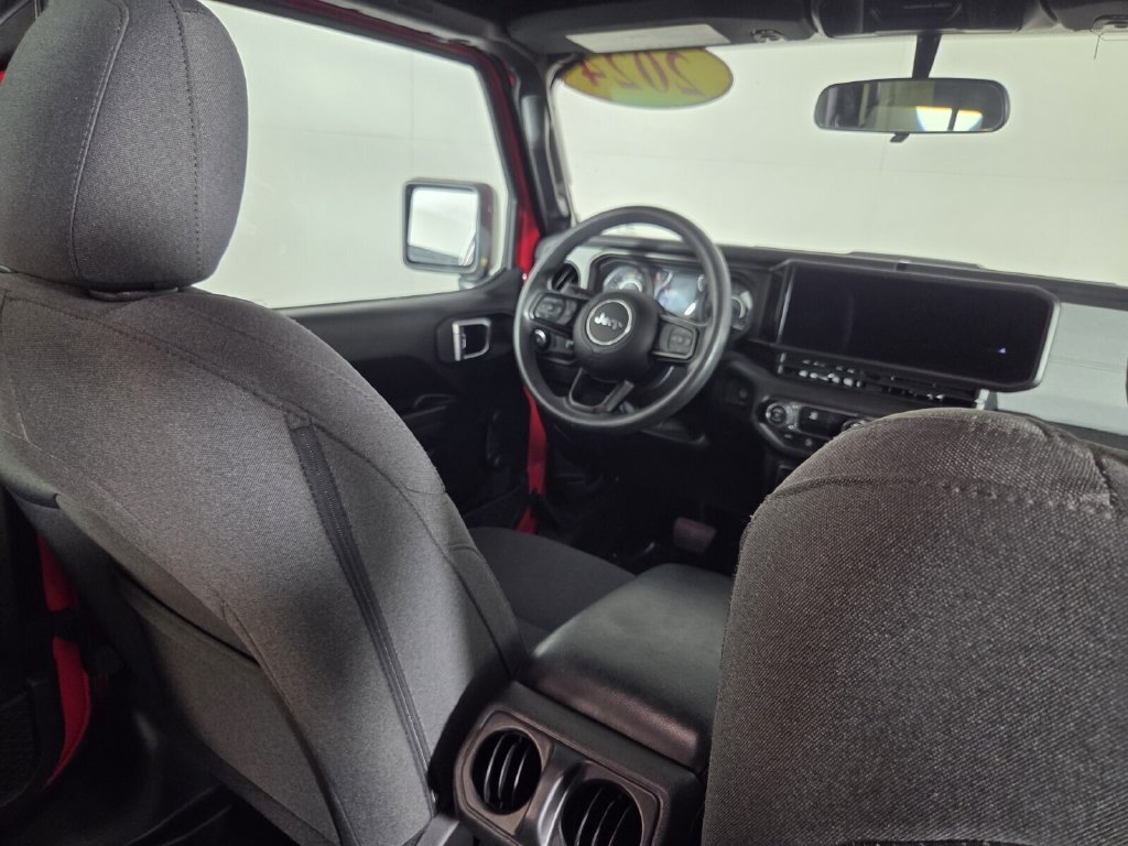 Used 2024 Jeep Wrangler Unlimited Sport AWD/4WD image 31