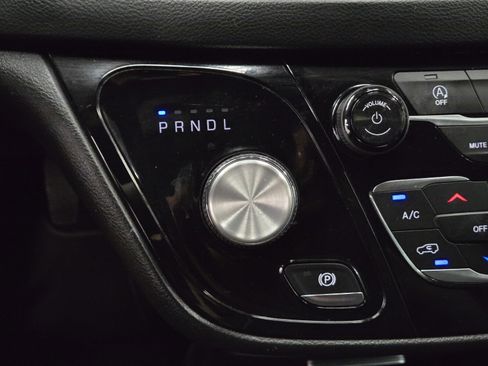 Used 2019 Chrysler Pacifica Touring Plus w/ S Appearance Package FWD image 20