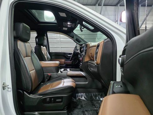 Used 2022 Chevrolet Silverado 3500 High Country image 18