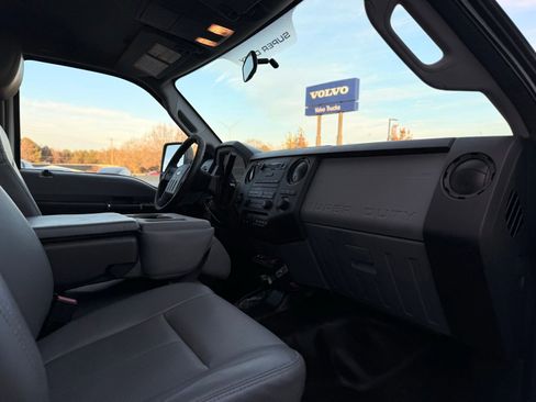 Used 2015 Ford F250 XL w/ Power Equipment Group image 40