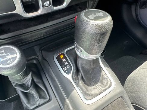 Used 2020 Jeep Wrangler Unlimited Sport AWD/4WD image 44