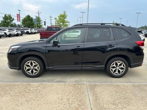 Used 2023 Subaru Forester Premium AWD/4WD image 4