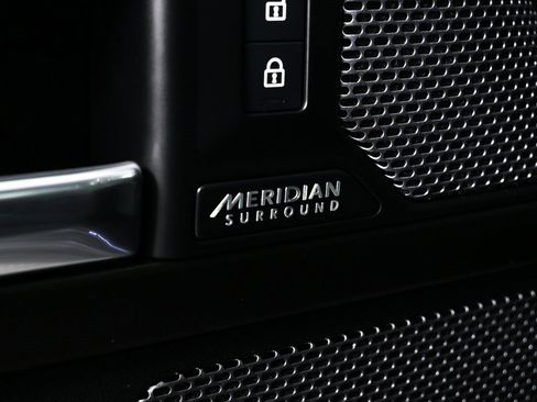 Used 2023 Land Rover Defender 110 V8 image 6