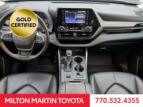 Certified 2022 Toyota Highlander XLE image 13
