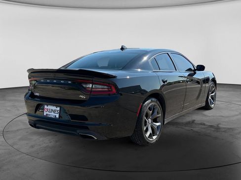 Used 2016 Dodge Charger R/T w/ Plus Group RWD image 8