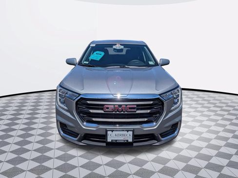 Certified 2023 GMC Terrain SLE FWD image 2