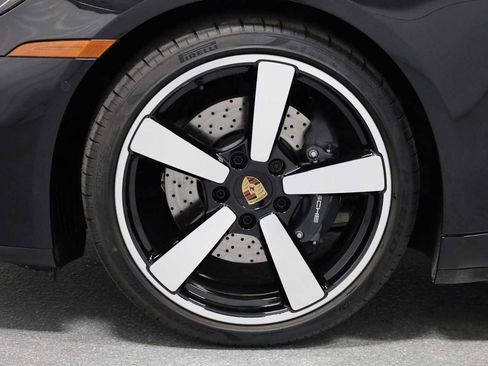 Certified 2025 Porsche 911 Carrera image 34