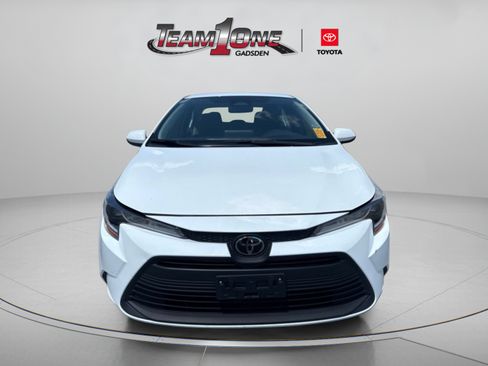 Used 2025 Toyota Corolla LE FWD image 2