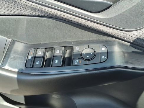 Used 2023 Nissan Rogue S AWD/4WD image 25